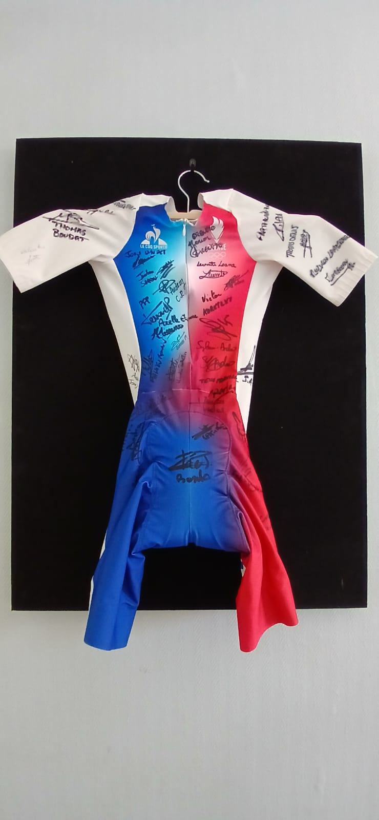 Maillot signé par l' équipe de FFC des JO 2024