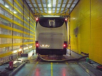Essais de simulation routière pour un autocar dans la soufflerie S6