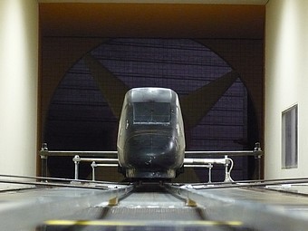 Qualification du TGV Duplex à l'échelle 1/15ème avec sol défilant dans la soufflerie SVL
